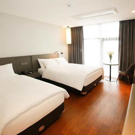 Westernlife Hotel Iksan Habitación foto